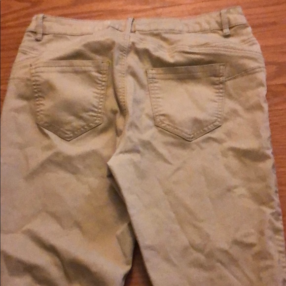 Tan pants - Picture 2 of 2